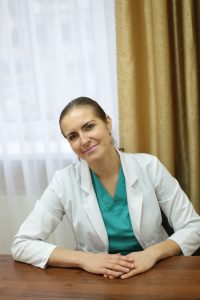 Анастасія Копецька — лікар-стоматолог, спеціаліст з естетичної стоматології.